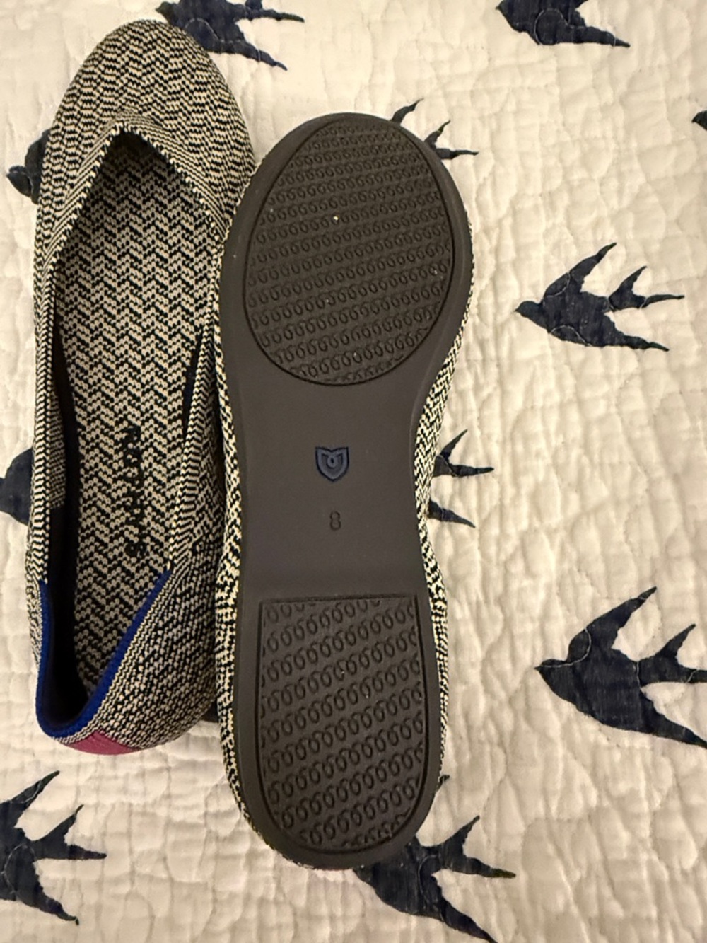 Rothy's size 8 NWOT Women's Textured Black & White Slip-On Flats - Picture 4 of 5